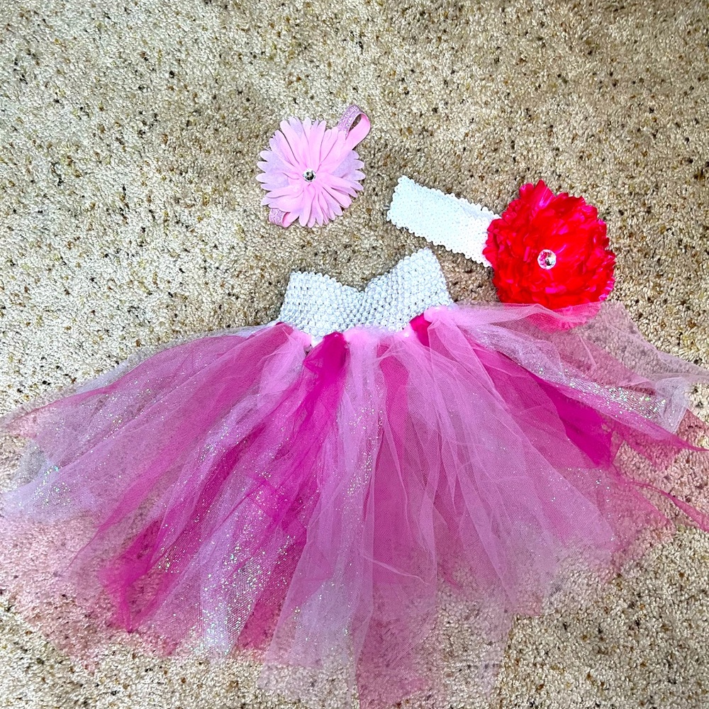 Handmade small tulle, pink skirt w/ elastic waist & 2 headbands.